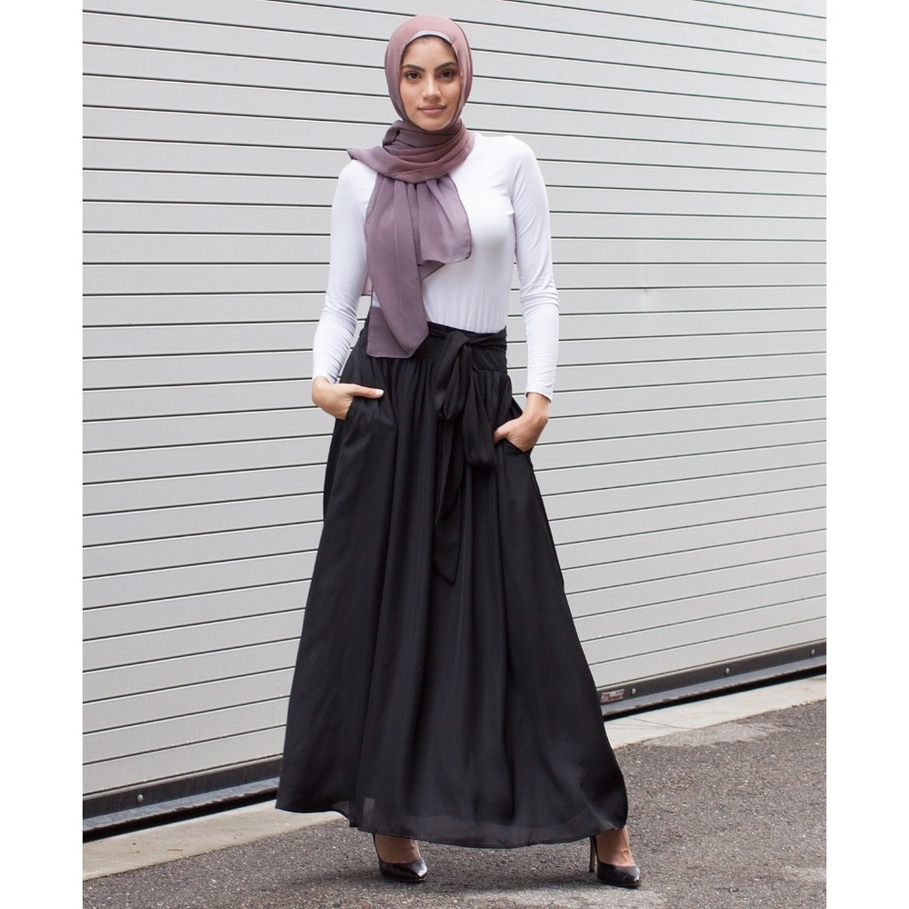 Verona Collection High-Waist Maxi Skirt Black M